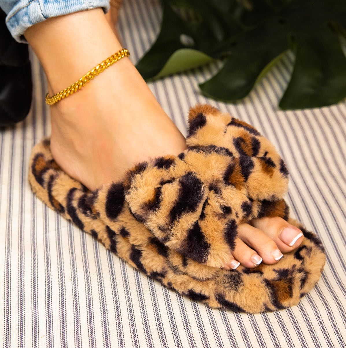 Leopard fluffy bow slippers (FREE SHIPPING) – EHYEH Boutique